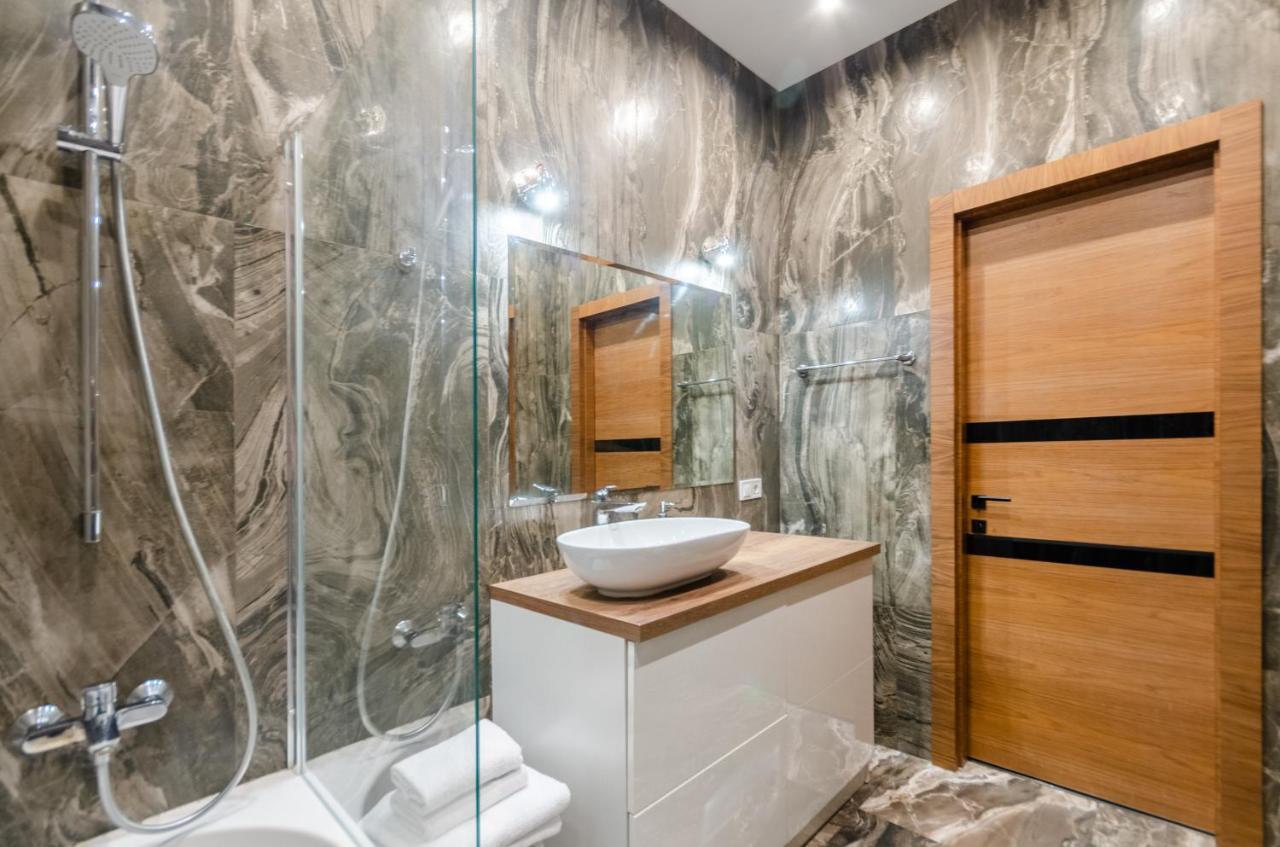 Petrovdom Apartaments 8-188 In Rc Central Park, 7 John Mccain Street Kiev Buitenkant foto